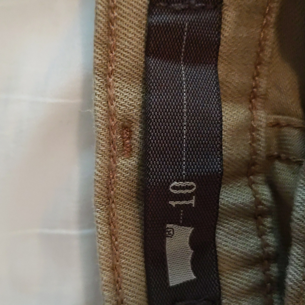 Levi's Capris - image 4